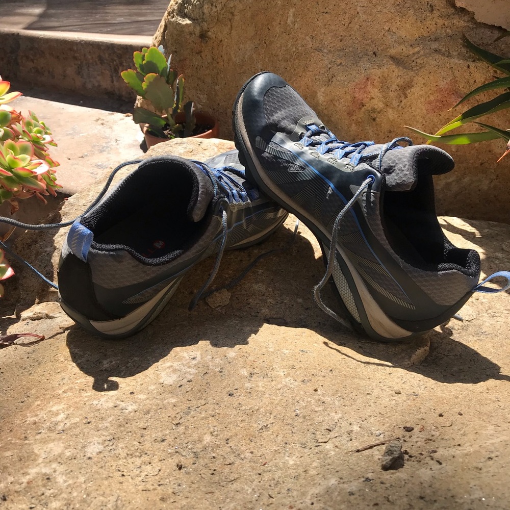 Merrell’s waterproof women’s hiking shoes. EUC!